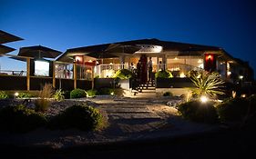 Logis Hôtellerie Les Brisants , Restaurant J M Perochon